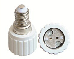 E14 to MR16B light bulb socket adapter